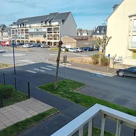 100m De La Et Des Commerces Apartman *